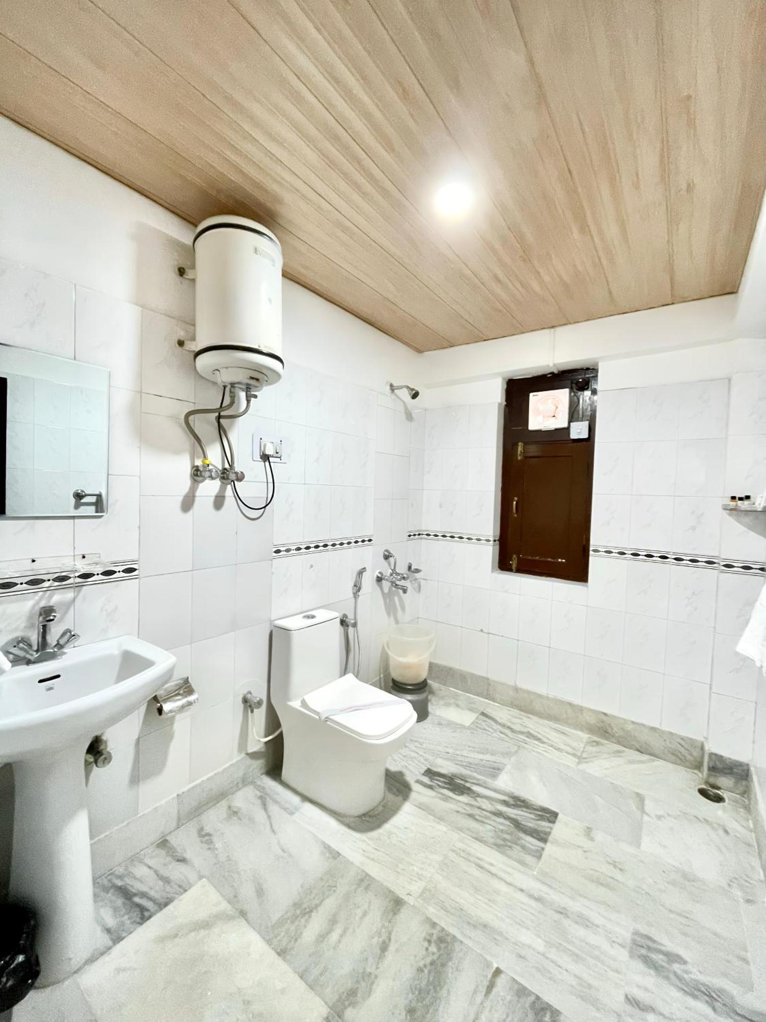 Hotel Rollingrang Kalpa Extérieur photo